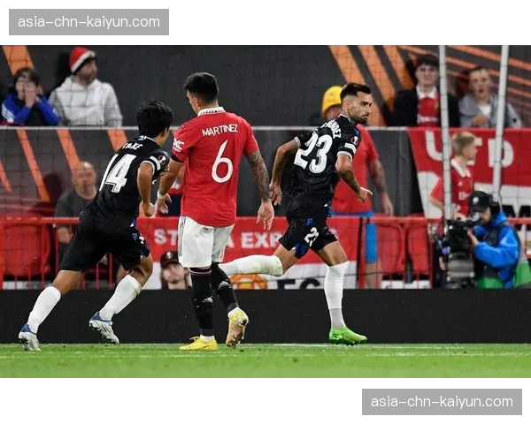 评论：曼联欧联杯出局，滕哈格的帅位再次面临拷问